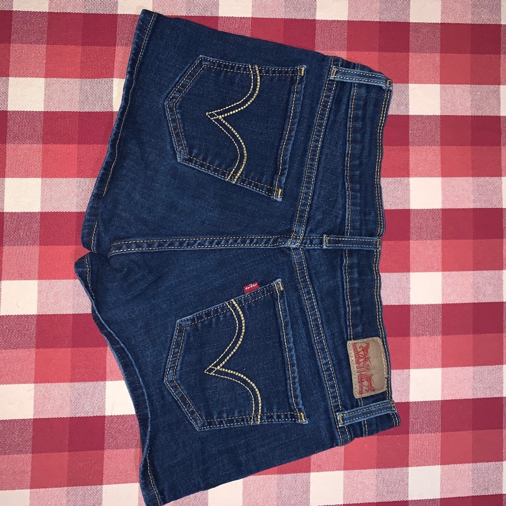 Women’s Levi Shorts Size 5